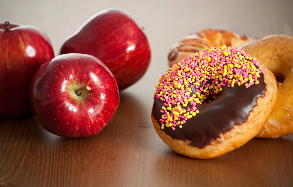 Amerykańskie donuty i jabłka - pięknie wyglądają, a jak smakują w porównaniu z polskimi?
