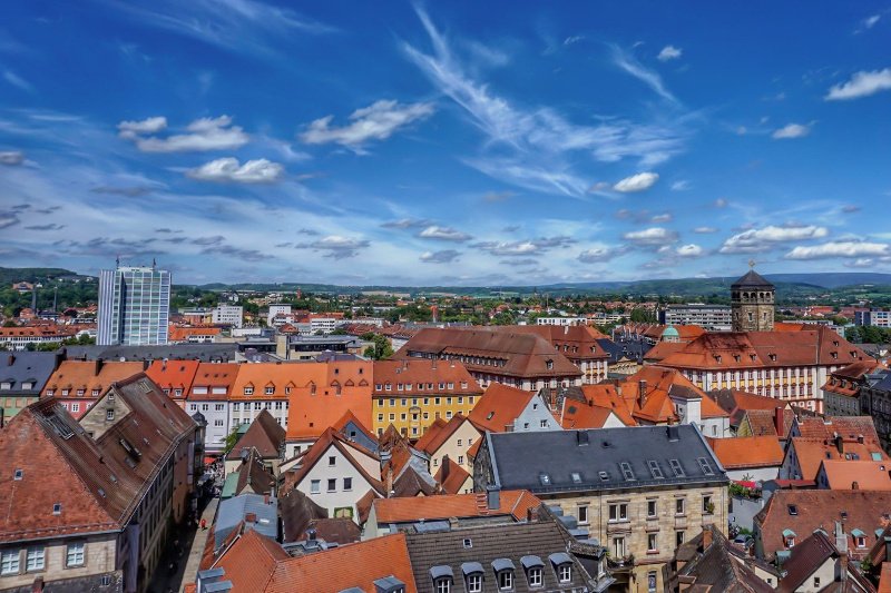 Bayreuth, stolica Górnej Frankonii, to niewielkie miasteczko na północy Bawarii w Niemczech, które słynie z corocznego festiwalu wagnerowskiego, barokowych pałaców i największego na świecie muzeum piwa