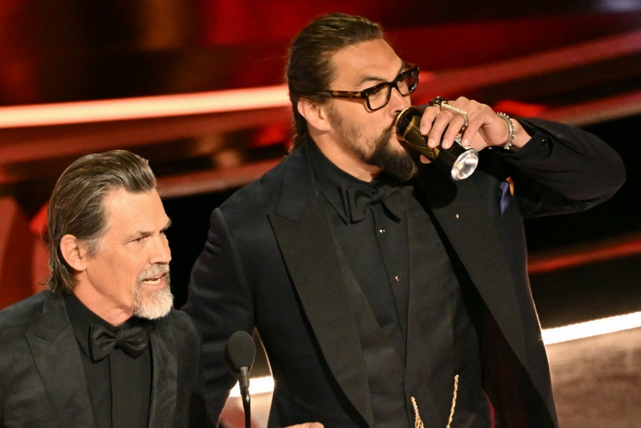 Jason Momoa beknął na scenie podczas 94. gali rozdania Oscarów. [WIDEO]