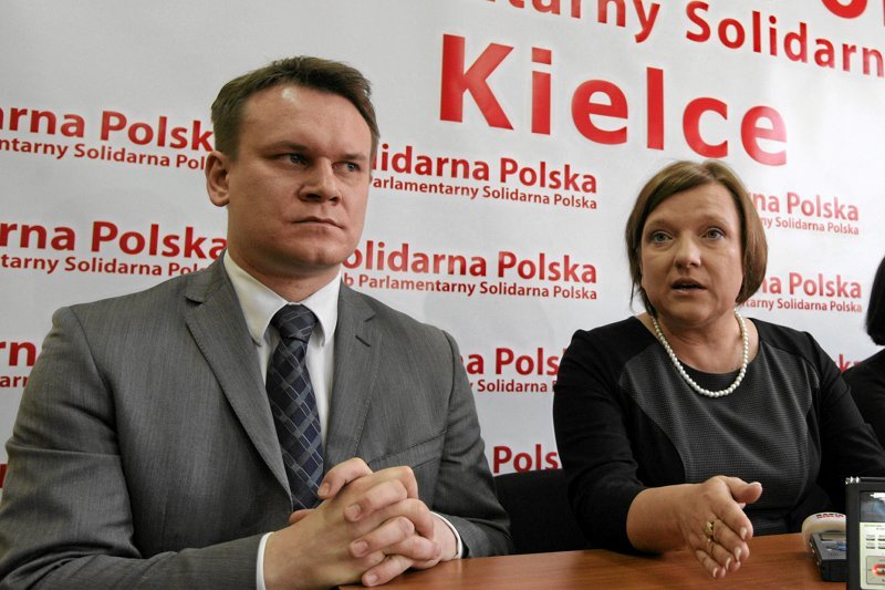 Dominik Tarczyński i Beata Kempa – jedni z ojców "dobrej zmiany". Rodzice są dumni ze swoich dzieci, poseł PiS-u dał temu wyraz.