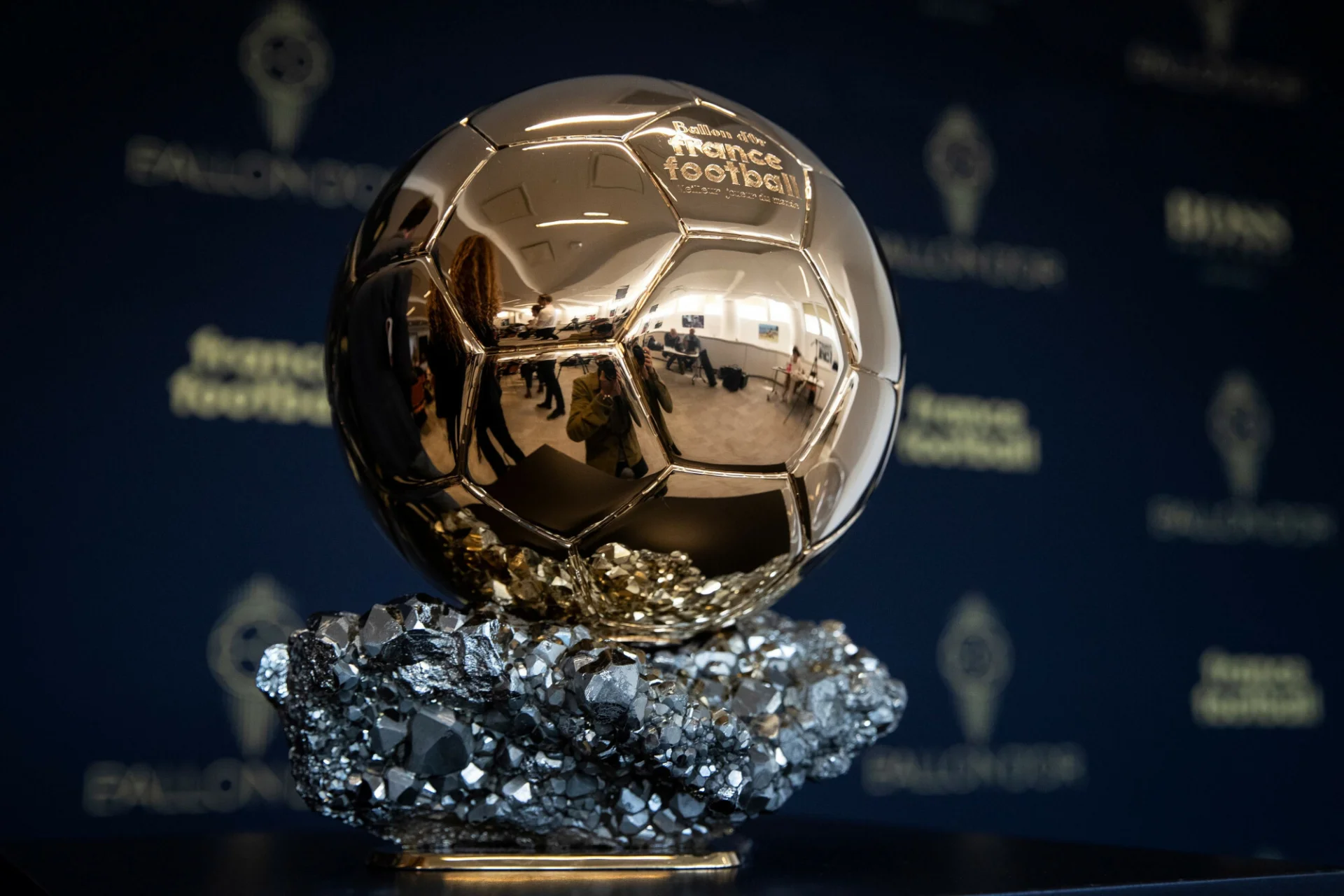 Złota Piłka od magazynu "France Football" to najbardziej prestiżowe wyróżnienie indywidualne w świecie piłki