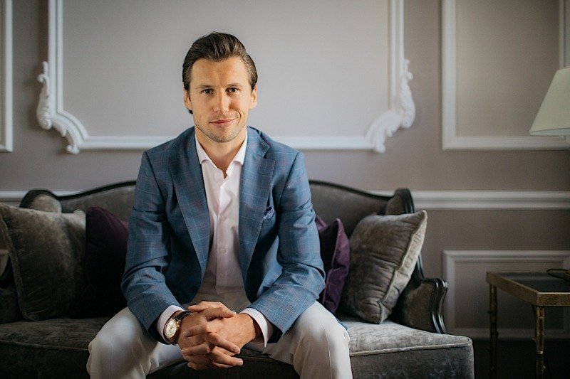 W warszawskim butiku Grzegorza Krychowiaka mężczyzna będzie miał możliwość uszycia garnituru na miarę i zakupu stylowych dodatków, które sprawdzą się w codziennych stylizacjach