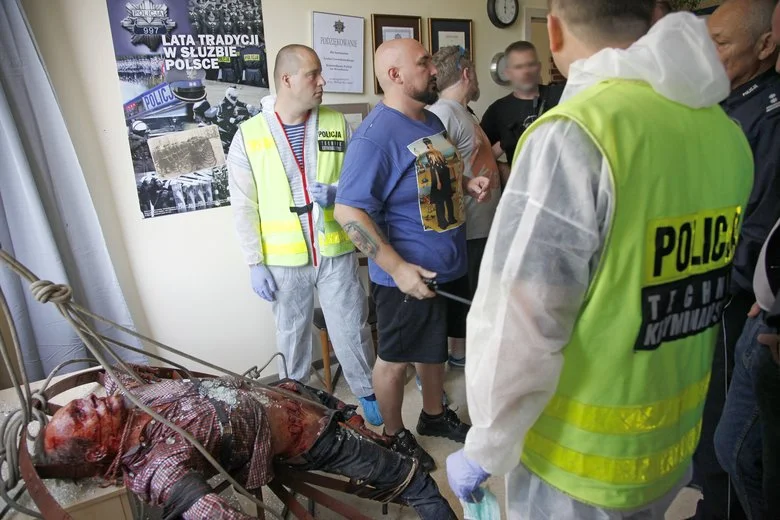 Sceny z trupami mogą być za mocne dla niektórych widzów