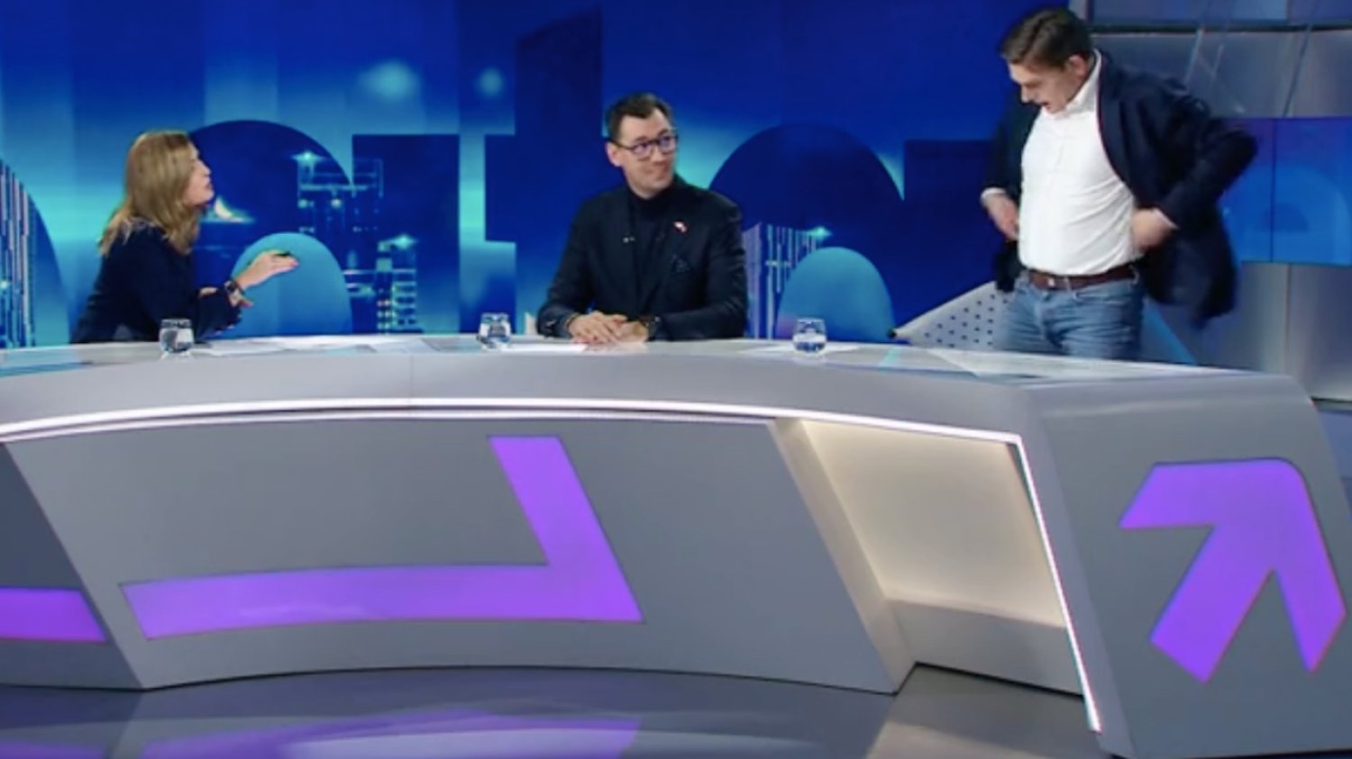 Bartosz Kownacki z PiS wyszedł ze studia Polsat News