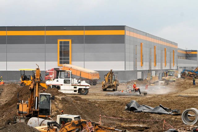 Budowa wrocławskiego centrum Amazona