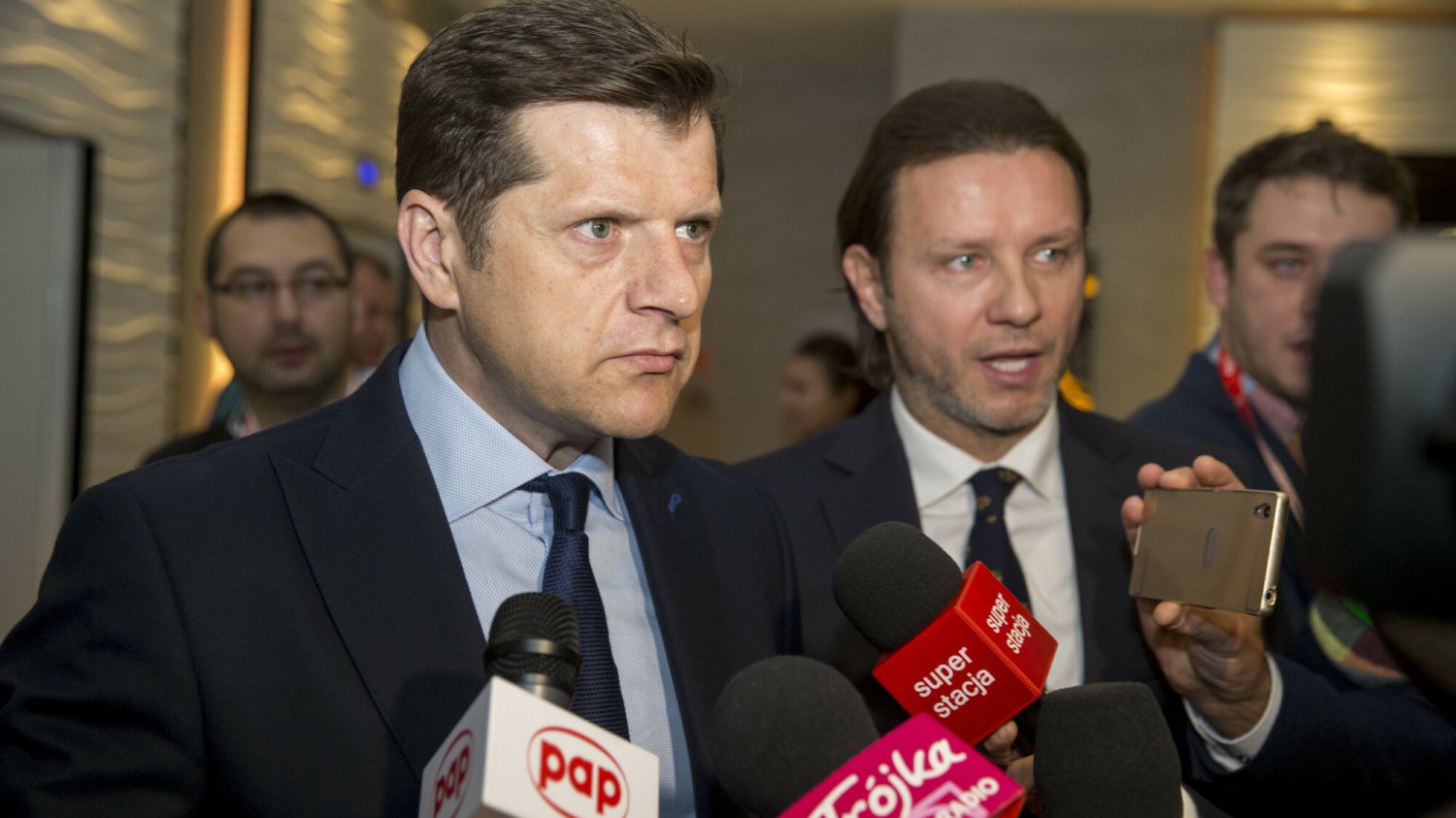 Cezary Kucharski nie odpuszcza w sporze z Anną i Robertem Lewandowskimi, domaga się od nich 39 milionów złotych