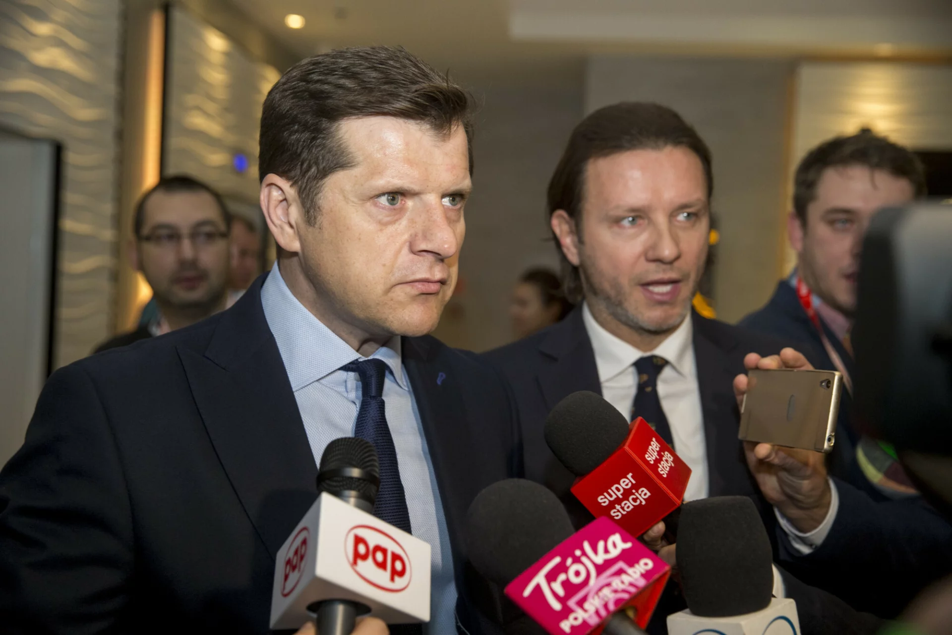 Cezary Kucharski nie odpuszcza w sporze z Anną i Robertem Lewandowskimi, domaga się od nich 39 milionów złotych