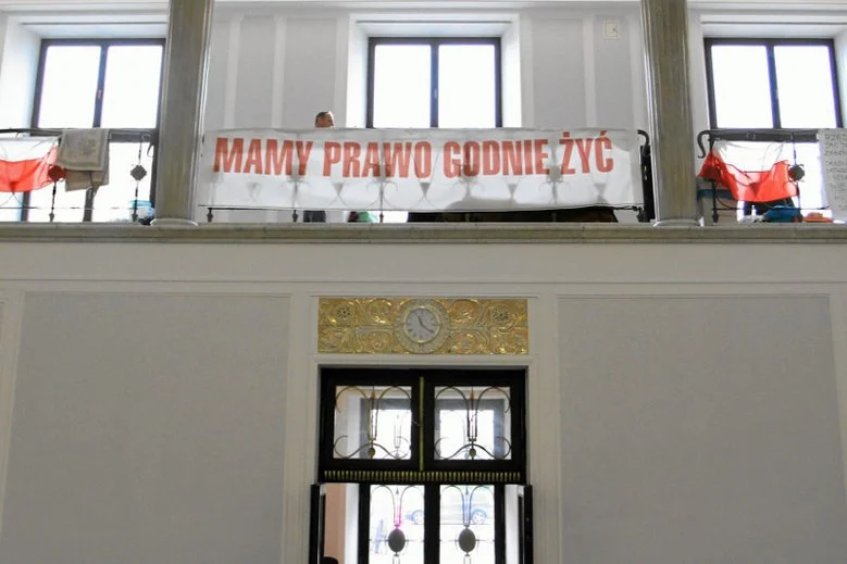 PiS obiecywał niepełnosprawnym poprawę ich losu. Zamiast tego spotykają się dziś z obojętnością, a czasem wręcz pogardą.