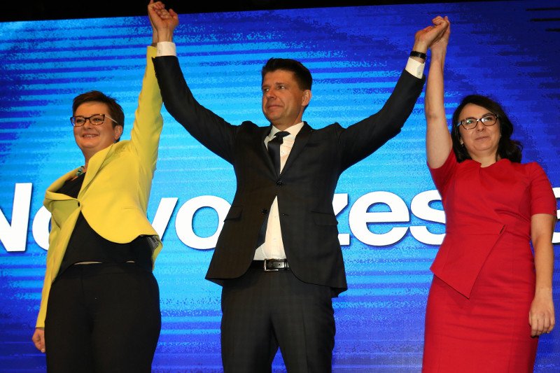 Trójka, która zakładała partię, teraz walczyła o władzę. Ale pokonanie Ryszarda Petru to jeszcze nie koniec walki o przywództwo.