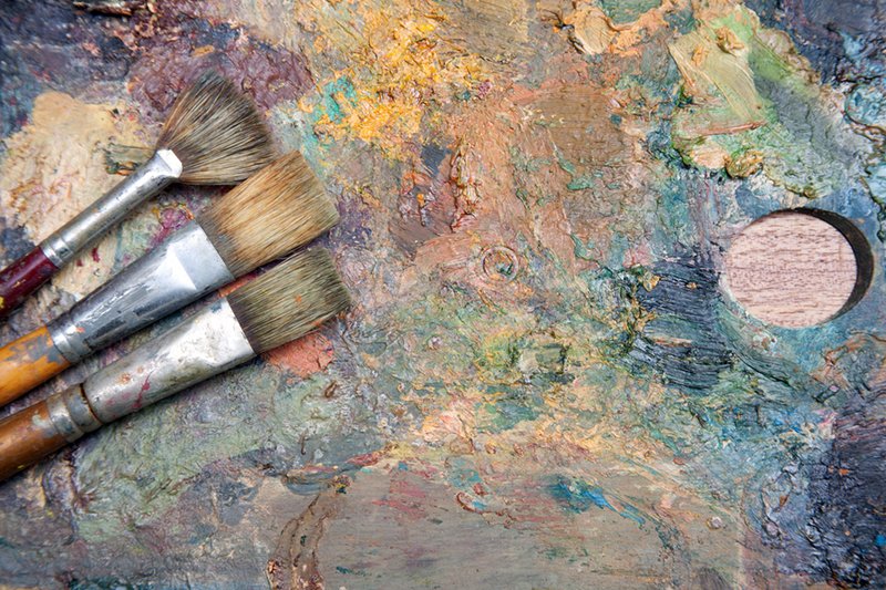 Leniwi i życiowo niezaradni, czy pracowici i niedocenieniani? Jacy są dzisiejsi polscy artyści?