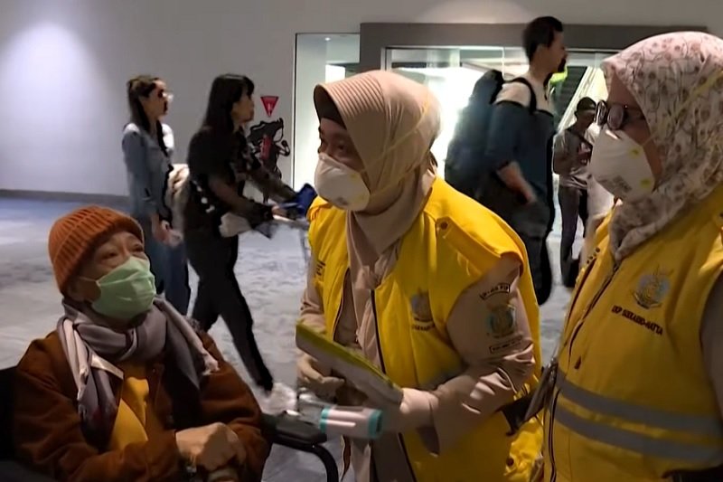 Chińskie władze nie mają wątpliwości, że nowy koronawirus będzie się dalej rozprzestrzeniał.