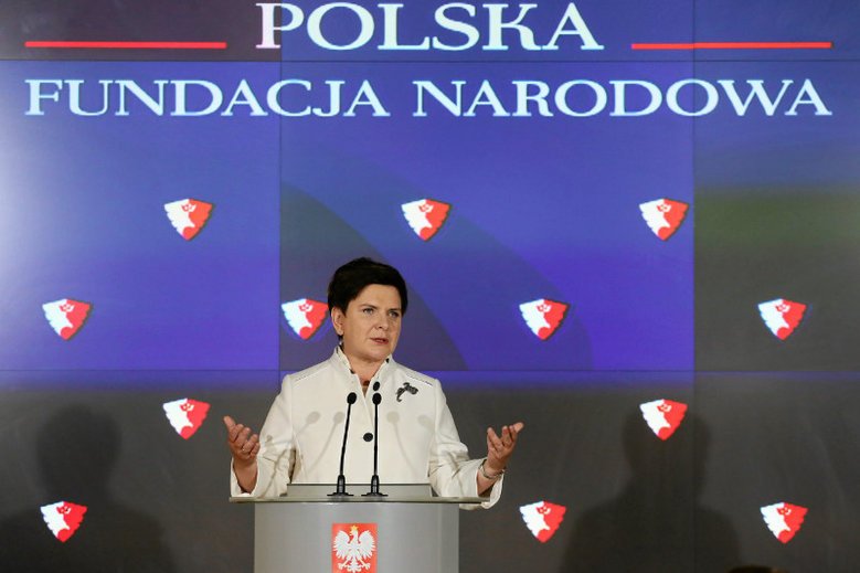 Czy Polska Fundacja Narodowa kłamała ws. pieniędzy, które zapłaciła specom PiS od wizerunku za kampanię antysądową? Redakcja Onetu dotarła do czterech faktur znacznie przewyższających deklarowane koszty.