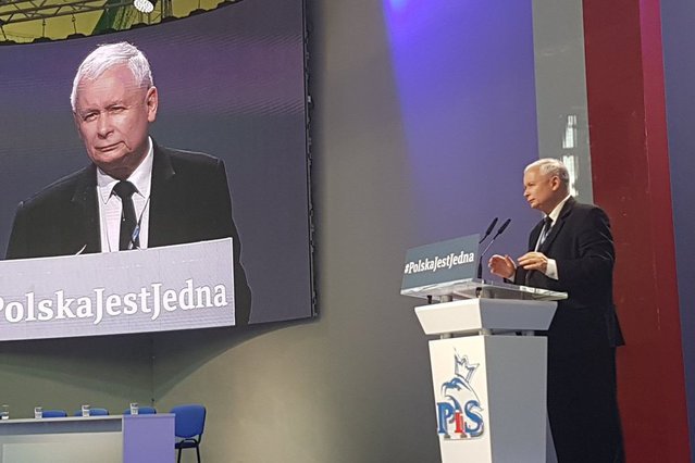 Jarosław Kaczyński na kongresie w Przysusze.