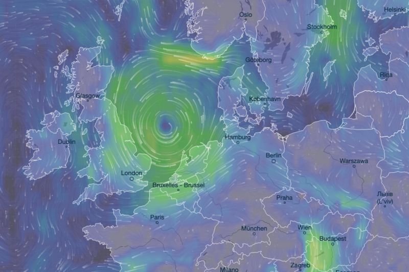 Cyklon znajduje się obecnie nad morzem Północnym.