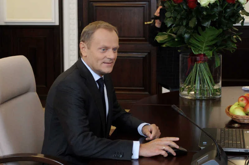Brytyjski europoseł kpi z Donalda Tuska.