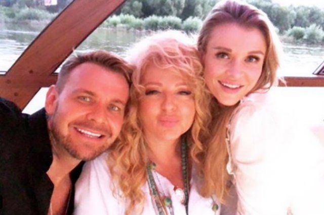 Dawid Woliński, Magda Gessler i Joanna Krupa podczas wieczoru panieńskiego tej ostatniej.