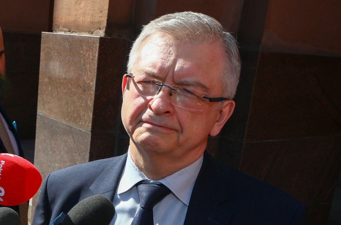 Z informacji Agencji Reutera wynika, że Andriejew poinformował o opuszczeniu Polski przez 45 rosyjskich dyplomatów.