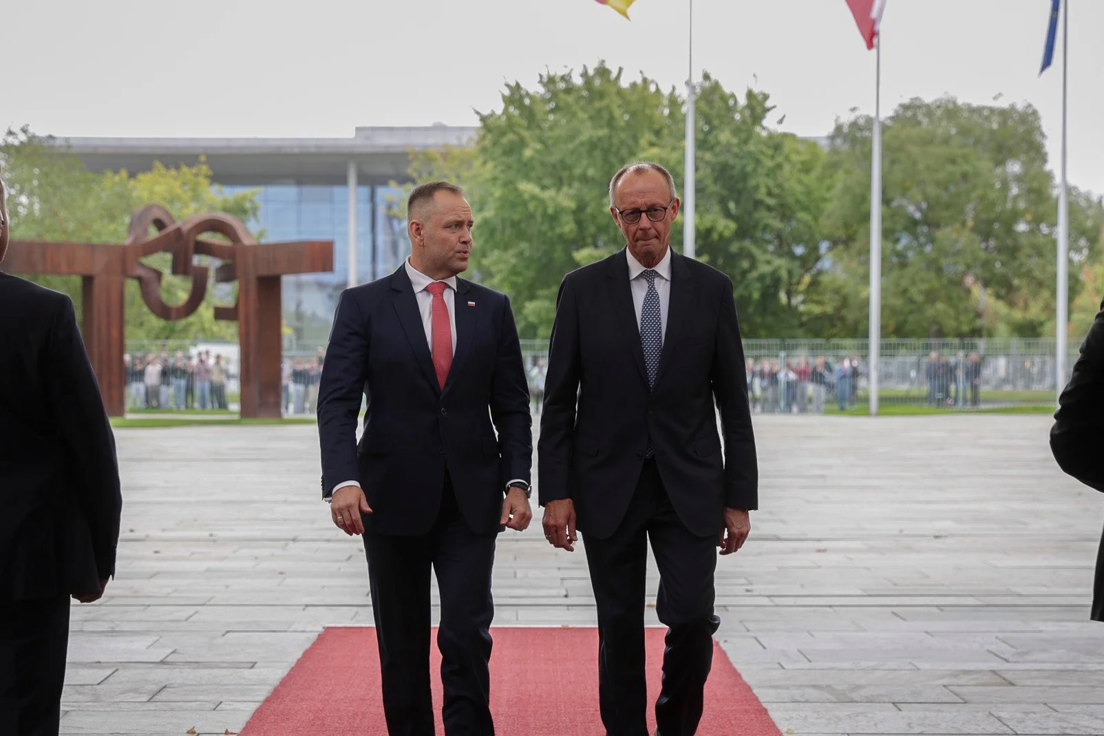Nawrocki spuścił z tonu ws. reparacji. Tak mówił o nich po wizycie w RFN