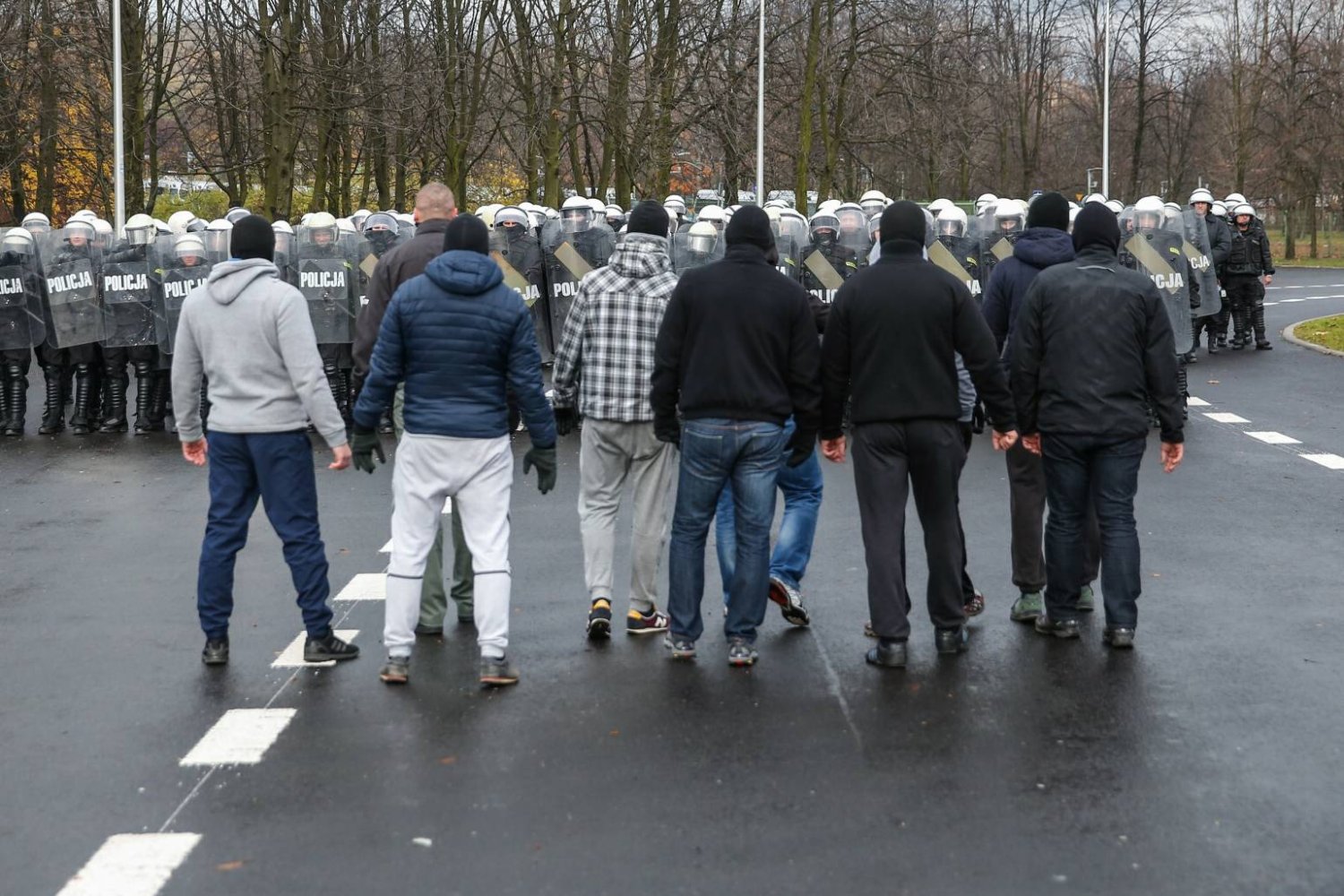 Policja ze Zgierza i Łęczycy zapobiegła w czwartek ustawce pseudokibiców.