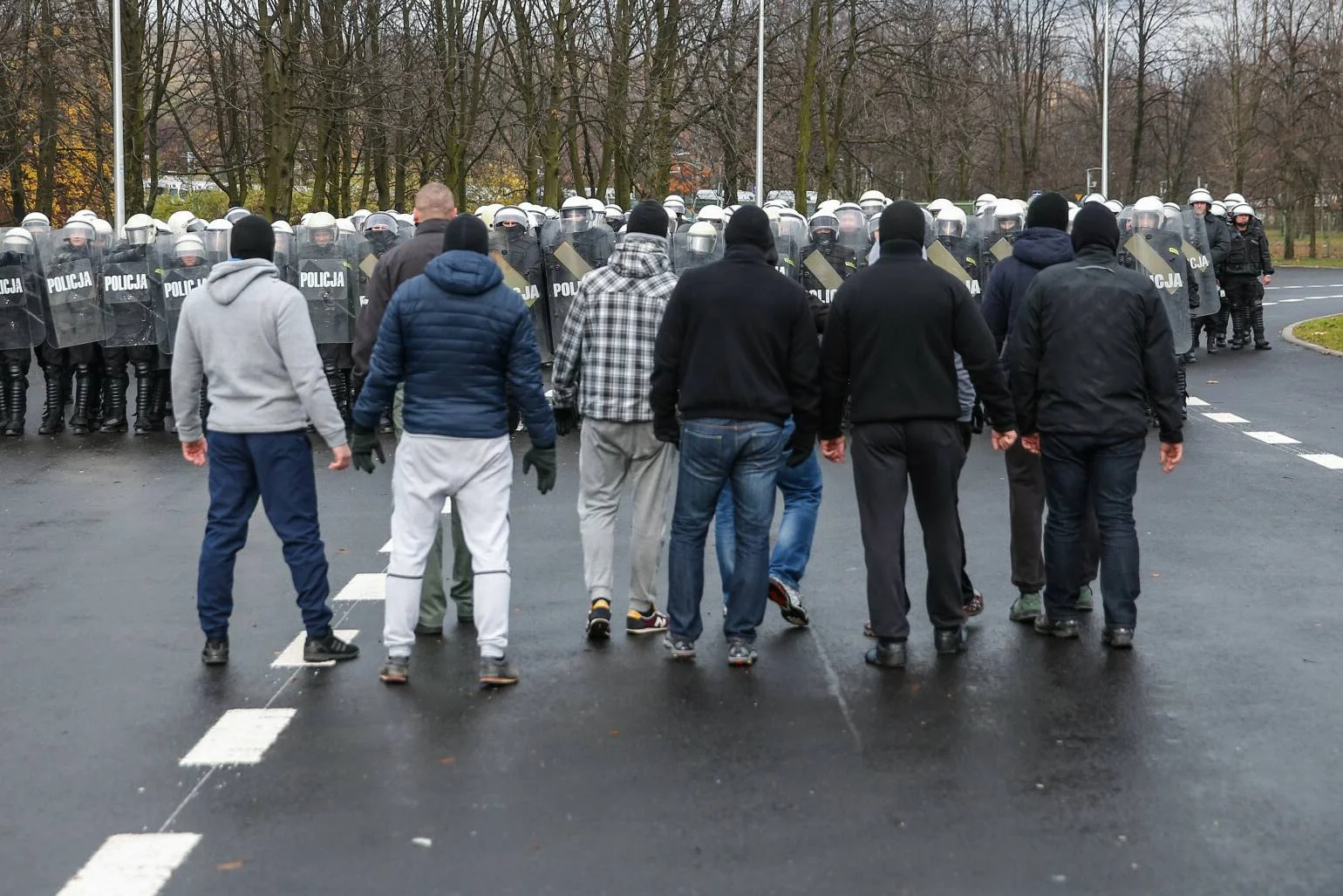 Policja ze Zgierza i Łęczycy zapobiegła w czwartek ustawce pseudokibiców.