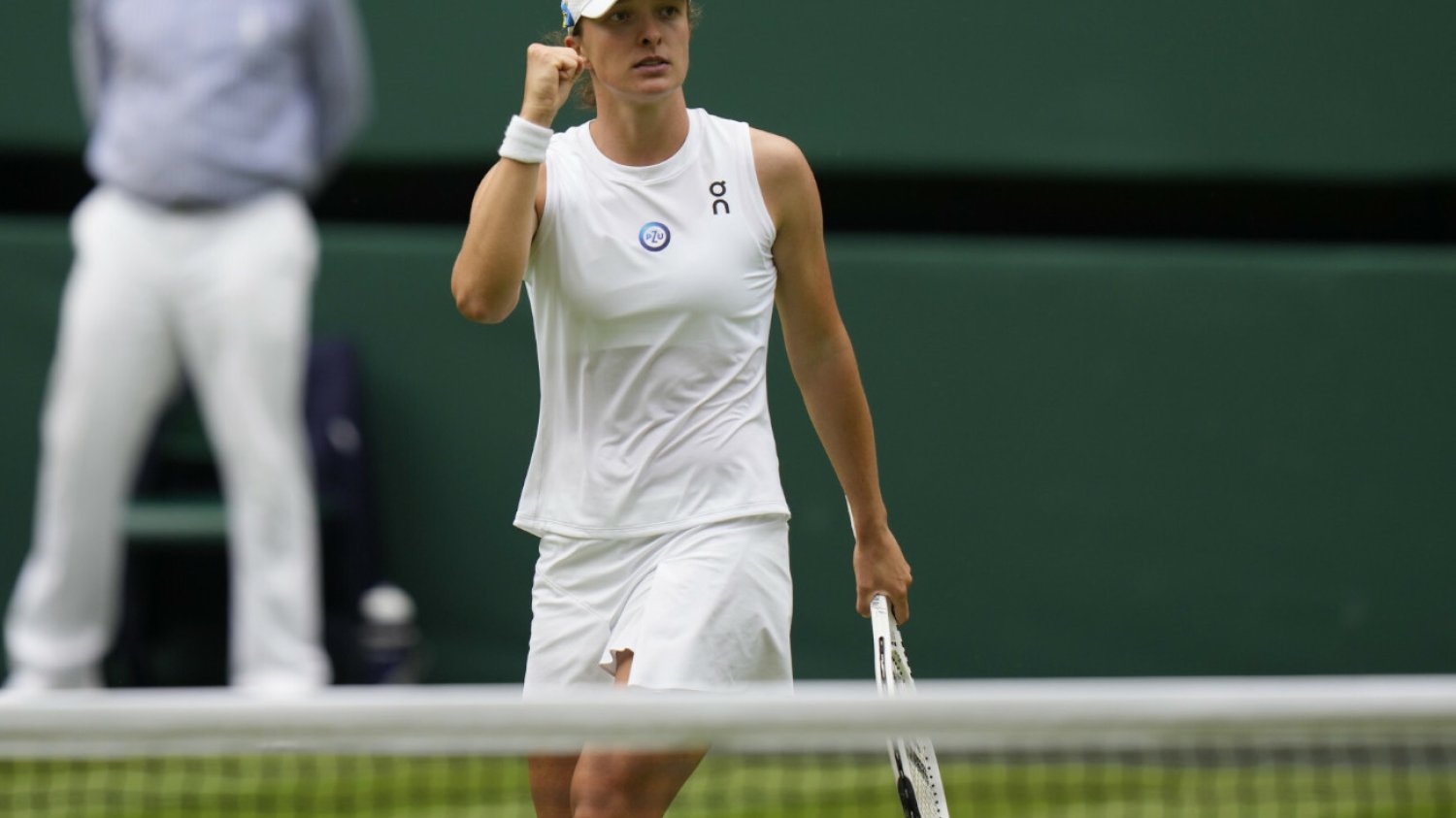 Iga Świątek w III rundzie Wimbledonu. Polka pokonała Sarę Sorribes Tormo Iga Świątek w III rundzie Wimbledonu. Polka pokonała Sarę Sorribes Tormo