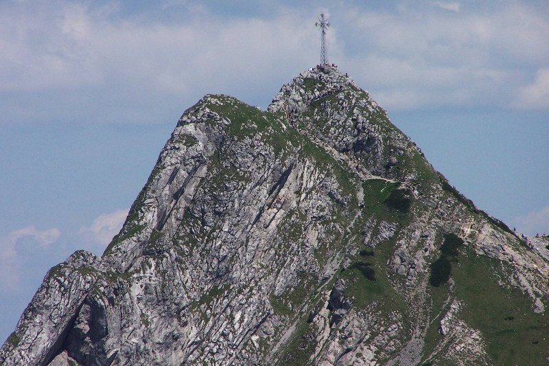 Giewont – według ratowników górskich tu najczęściej dochodzi do prób samobójczych.