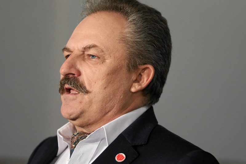 Marek Jakubiak ma szansę dowieść swojej męskości "bez sapania". Poseł od Kukiza staje przed poważnym wyzwaniem.