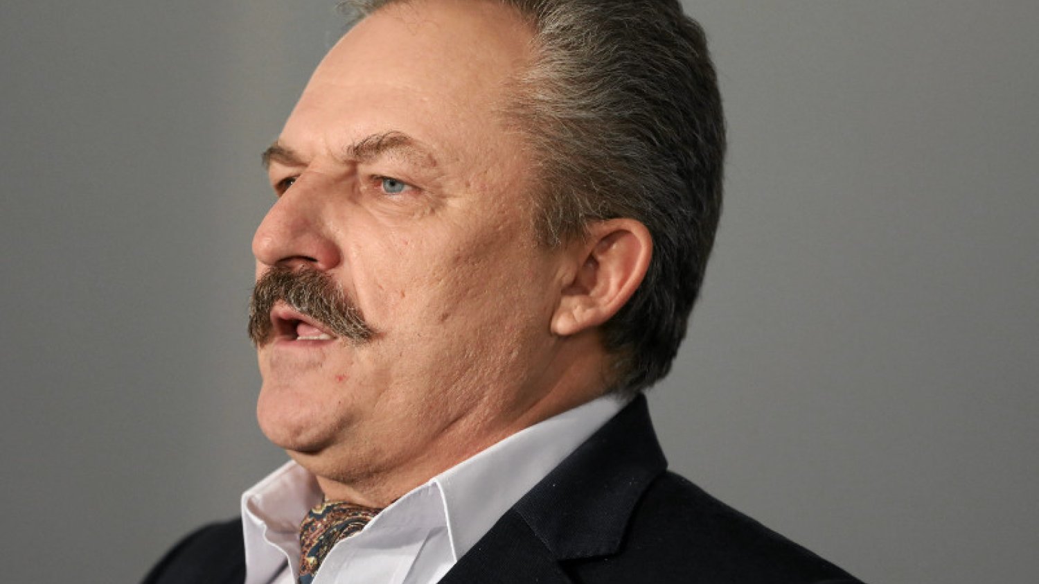 Marek Jakubiak ma szansę dowieść swojej męskości "bez sapania". Poseł od Kukiza staje przed poważnym wyzwaniem.