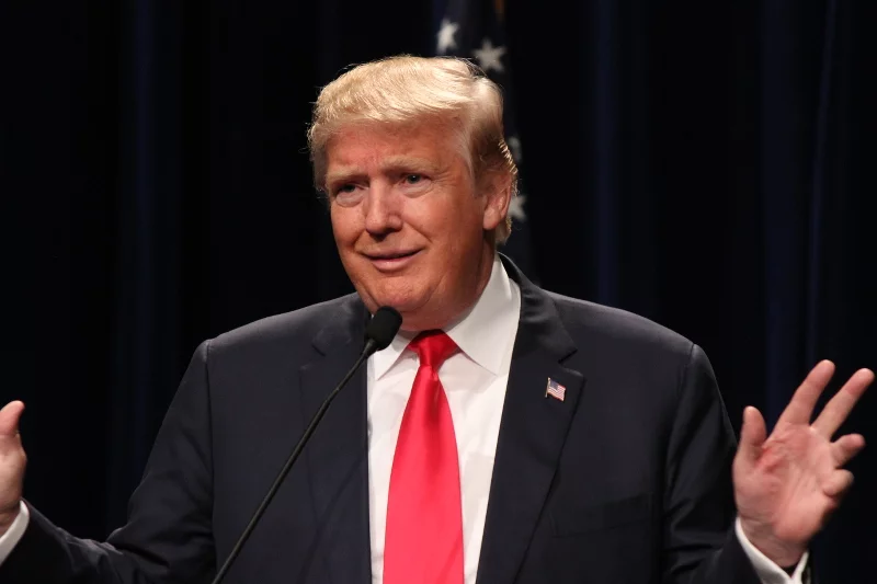 Do wizyty Donalda Trumpa w Polsce zostało kilka dni, a już wybuchła wojna o zaproszenia i spotkania.