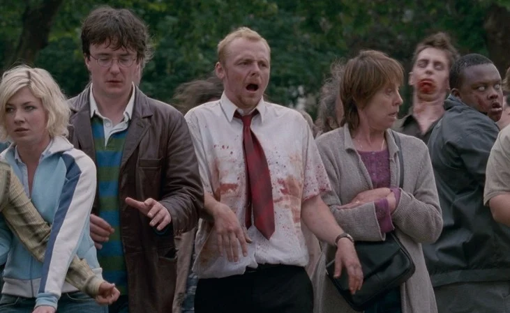 Walk like a zombie, czyli bohaterowie "Wysypu żywych trupów" starają się wmieszać w tłum.