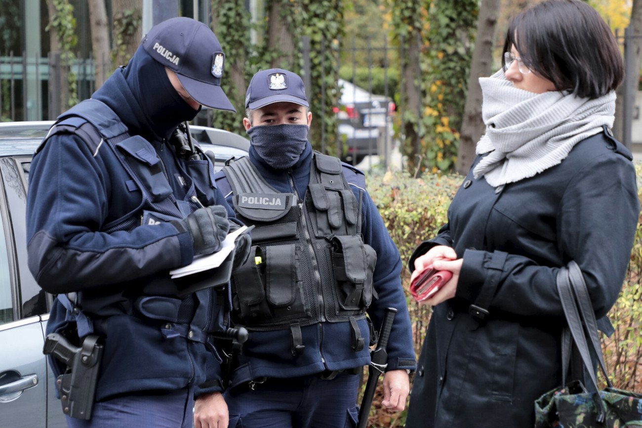 Sąd w Płocku wydał wyrok nakazowy w sprawie obrzucenia samochodu Kai Godek śnieżkami.