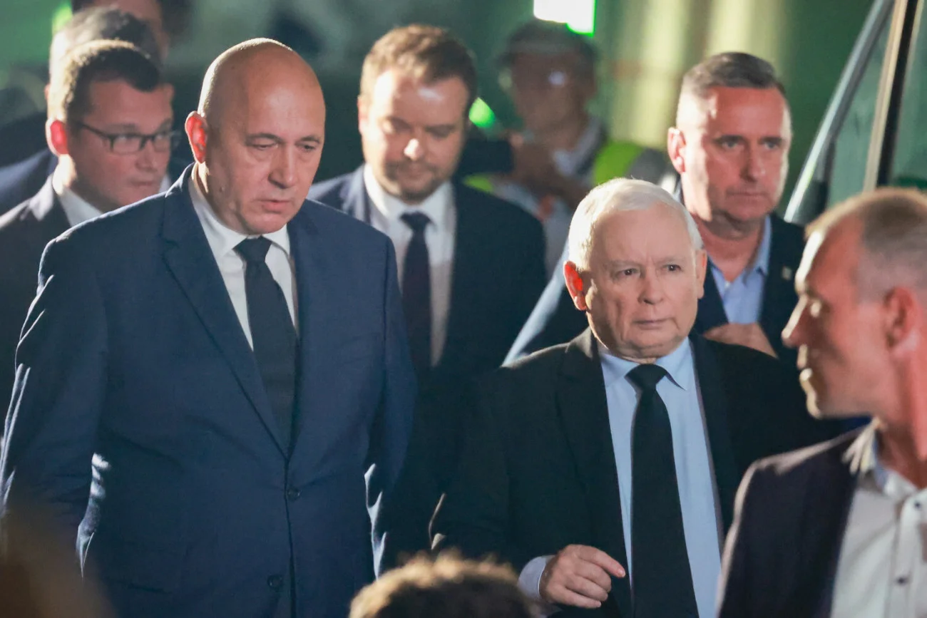 Na pierwszym planie Joachim Brudziński i Jarosław Kaczyński