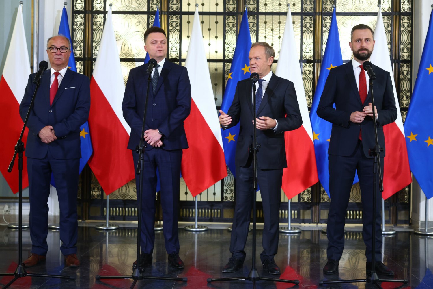 Liderzy nowej koalicji rządowej wygłosili wspólne oświadczenie o tworzeniu nowego rządu. Jego premierem ma zostać Donald Tusk.