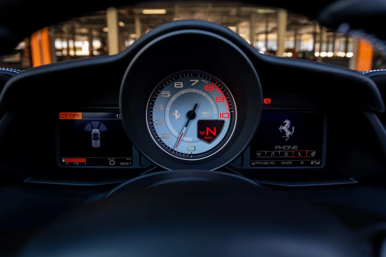 Ferrari 488 Spider to legenda szos i samochód ze wszech miar ekskluzywny