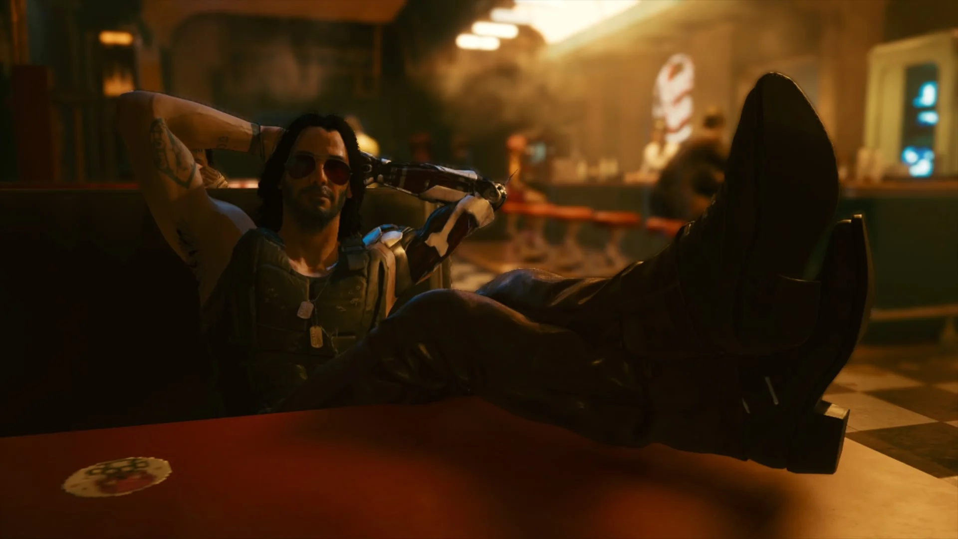 W postać Johnny'ego Silverhanda wcielił się Keanu Reeves