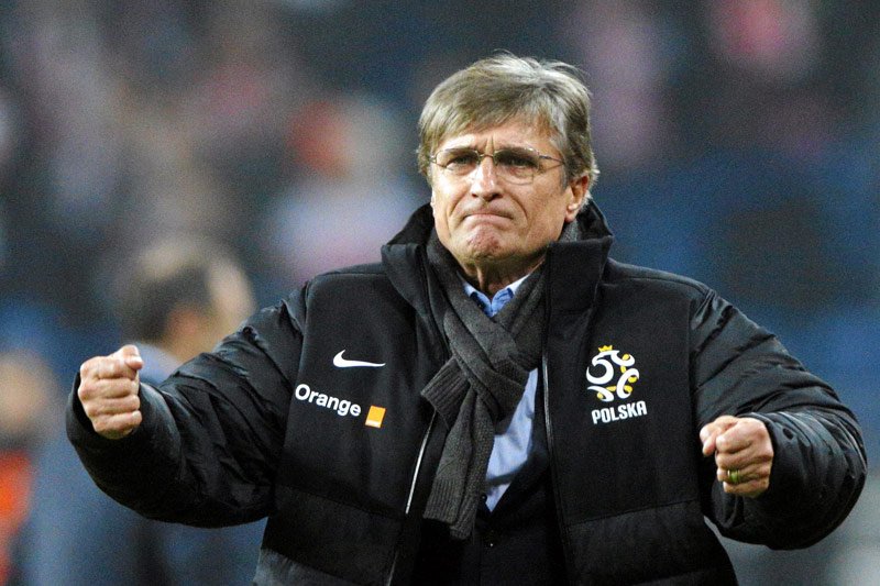 Jeżeli reprezentacja Polski w piłce nożnej gra mecz 11 października, to prawdopodobnie zwycięży co najmniej 2:1!