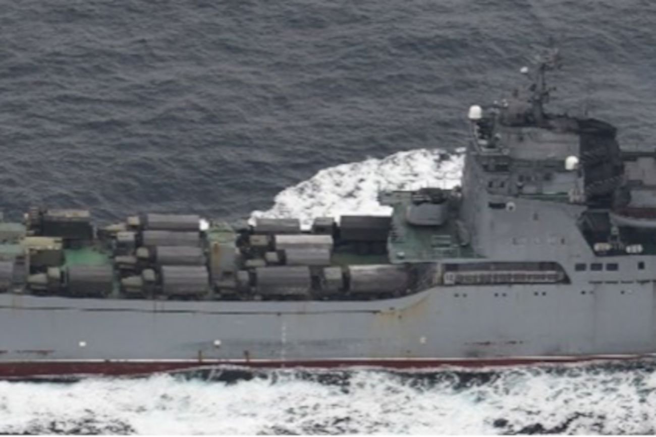 W pobliżu Japonii wykryto rosyjskie okręty ze sprzętem wojskowym.