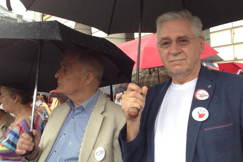 Prof. Janusz Rachoń, były rektor Politechniki Gdańskiej, jest stryjem Michała Rachonia, dziennikarza TVP.