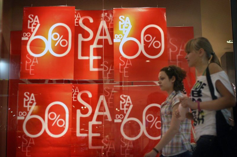 "Sale" zamiast "wyprzedaż". "Apartments" zamiast zwykłych "bloków". Czy potrzebujemy tak wielu zagranicznych słów?