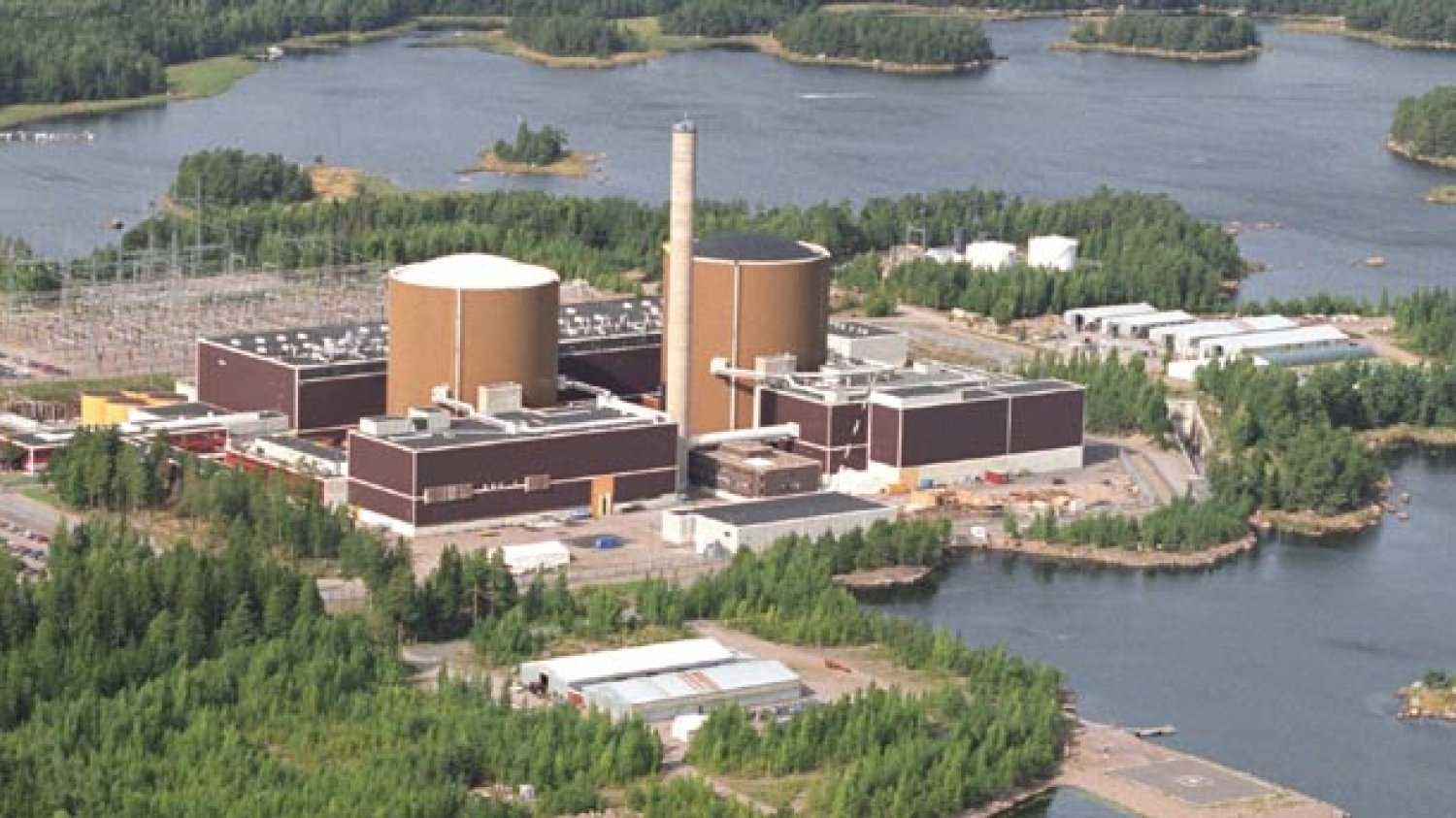 Fińska Elektrownia Jądrowa Loviisa. Energetyka jądrowa pokrywa 1/3 fińskiego zapotrzebowania na energię elektryczną. Mimo spektakularnych opóźnień na budowie najnowszego bloku, Finowie planują kolejne inwestycje w tej branży.