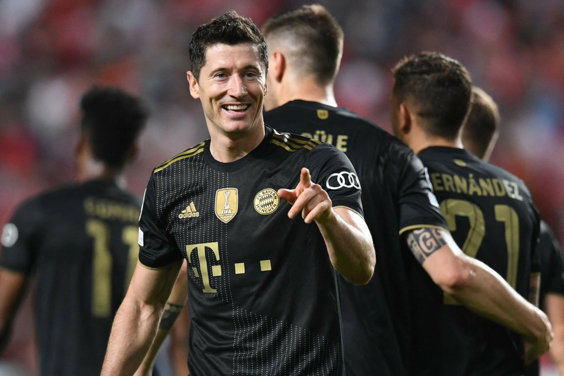 Złota Piłka dla Lionela Messiego, a Robert Lewandowski drugi? Tak uważają dziennikarze z Belgii