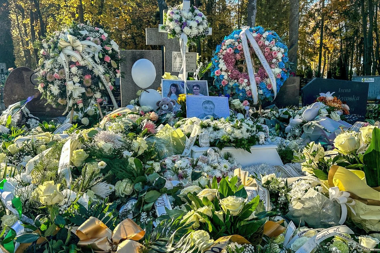 W październiku w karambolu na S7 zginęło czworo dzieci, w tym rodzeństwo. Ich ojciec zmarł w szpitalu W październiku w karambolu na S7 zginęło czworo dzieci, w tym rodzeństwo. Ich ojciec zmarł w szpitalu