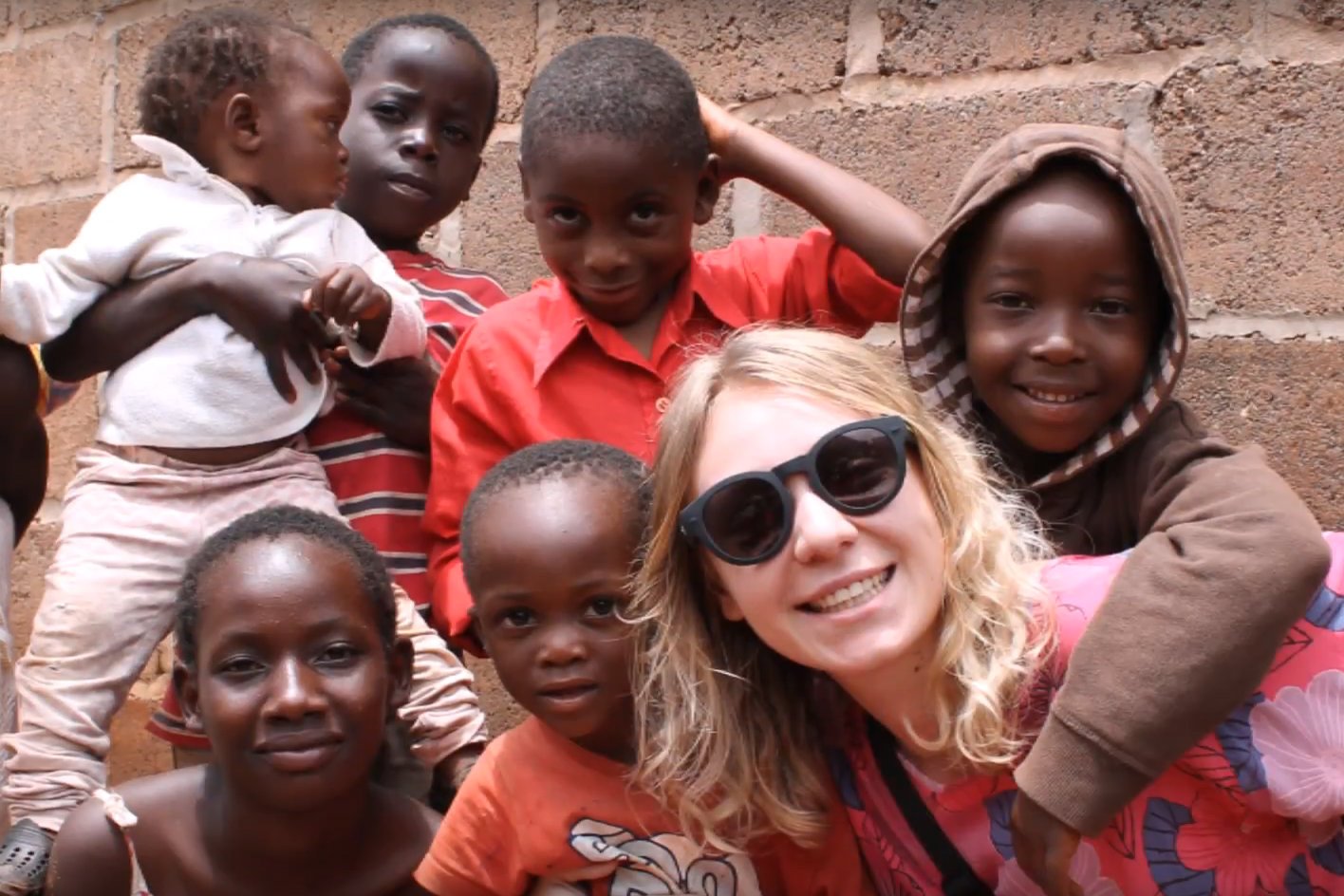 Fundacja Asbiro pomaga wraz z wolontariuszami afrykańskim dzieciom. Teraz organizuje zbiórkę książek.