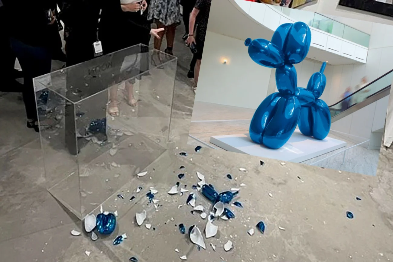 Zniszczona rzeźba "Balloon Dog" Jeffa Koonsa