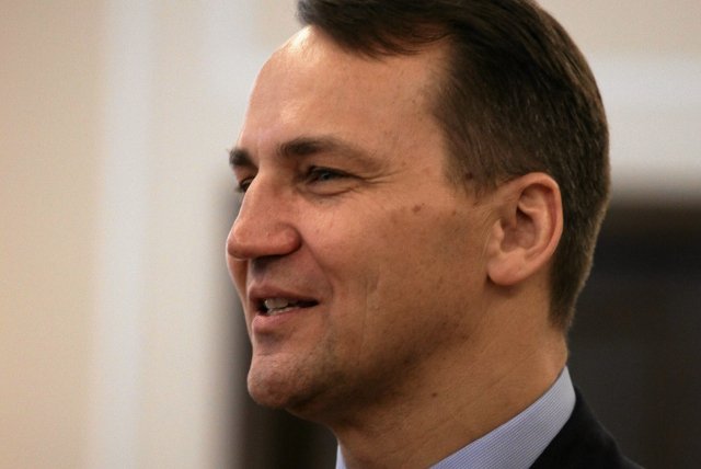 Radosław Sikorski broni decyzji o wydawaniu kilkuset tysięcy złotych na konsultanta od przemówień