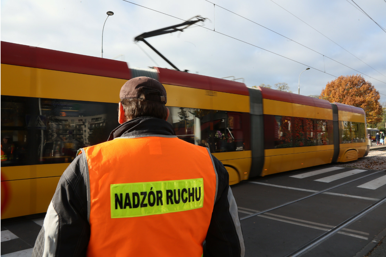 Dwie osoby ranne w zderzeniu tramwajów w Warszawie. Na miejscu pracują służby, wyznaczono objazdy