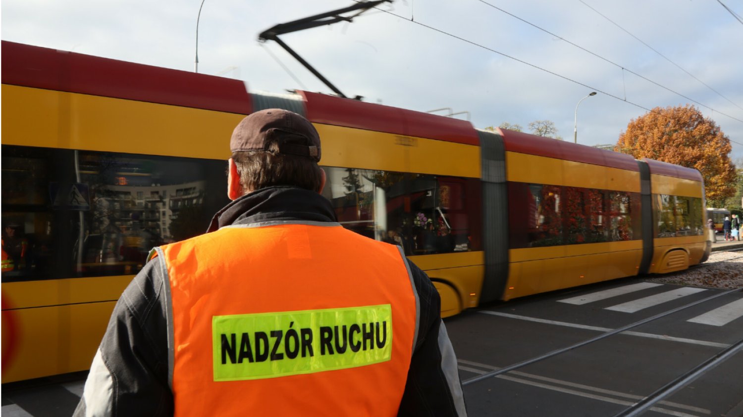 Dwie osoby ranne w zderzeniu tramwajów w Warszawie. Na miejscu pracują służby, wyznaczono objazdy