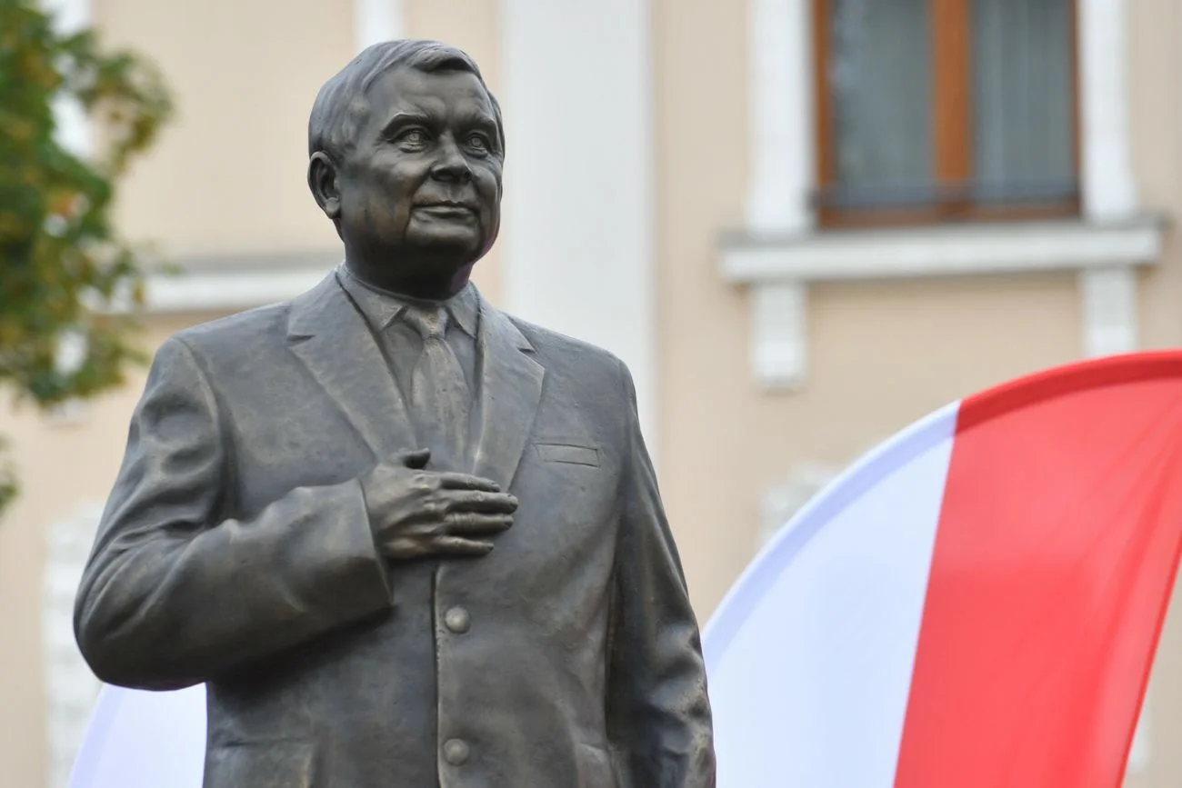 Pomnik Lecha Kaczyńskiego w Tarnowie.