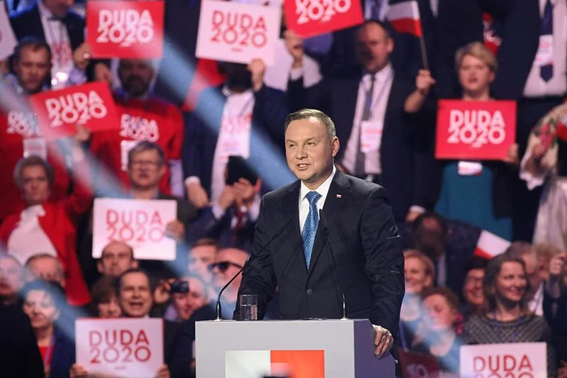 Andrzej Duda okazał swojej rodzinie dużo czułości podczas konwencji.