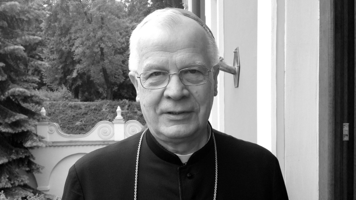 Arcybiskup Józef Michalik nie żyje. Arcybiskup Józef Michalik nie żyje.